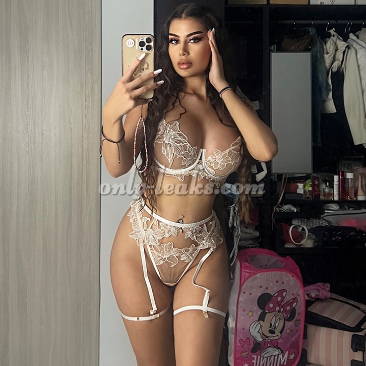 Maria Beatrice (Betty, Mariaa.beatricee4) - @mariaa.beatrice | OnlyFans