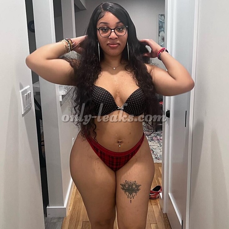 Seni (Officially Seni, FineShitSeni, Officiallyseni) - @officiallyseni | OnlyFans