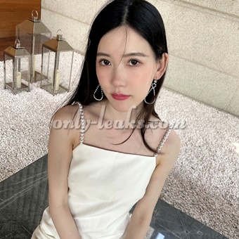 Chloe Feifei (Chloe 霏霏) - @chloeffffff | OnlyFans