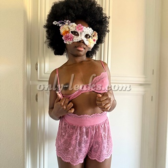 Ebony Butts (EbonyButts21) - @ebonybuttspremium | OnlyFans