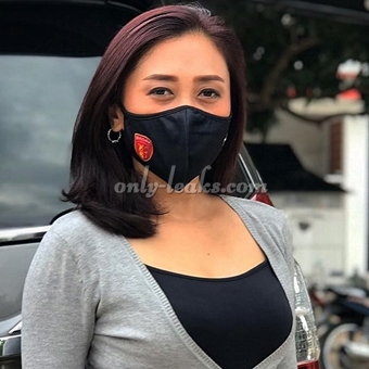 Julie Alone - @juliepink | OnlyFans