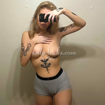 Erin (Lilegg333) - @lilegg333 | OnlyFans