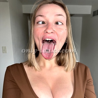 Alyssa Jewel (_Theholyshift) - @little.alyssa.jewel | OnlyFans