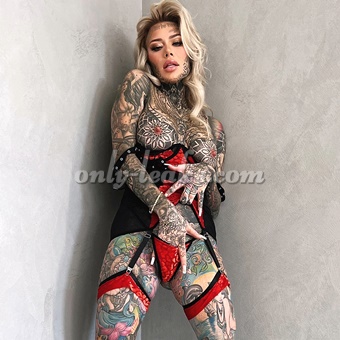 Becky Holt (Beckyboltholt, Becky_holt__) - @beckyholt | OnlyFans